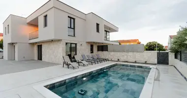 Villa in Opcina Karlobag, Kroatien