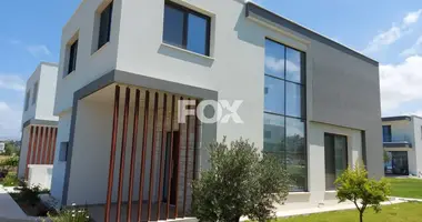 3 bedroom apartment in Chloraka, Cyprus