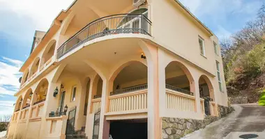 Haus 8 Schlafzimmer in Buljarica, Montenegro