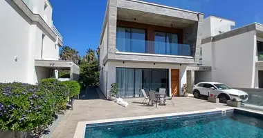 4 bedroom house in Chloraka, Cyprus