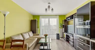 Mieszkanie 3 pokoi w Warszawa, Polska