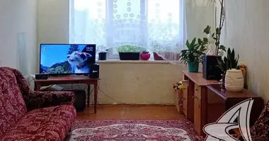 2 room apartment in Bielaviezski, Belarus