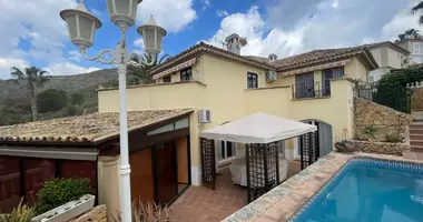 Villa 4 bedrooms in Finestrat, Spain