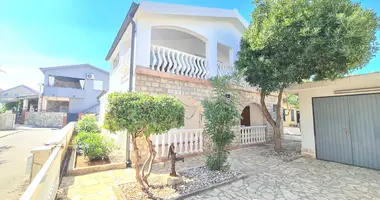 Dom 4 pokoi w Opcina Dezanovac, Chorwacja