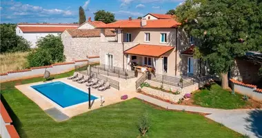 4 bedroom house in Grad Porec, Croatia
