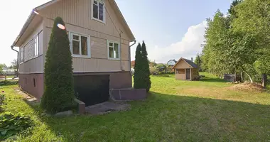 Dom w Papiarnianski sielski Saviet, Białoruś