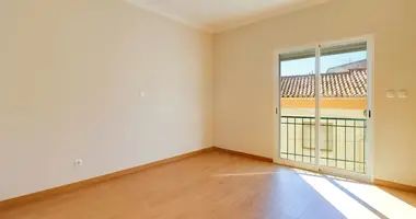 2 bedroom apartment in Madalena, Portugal