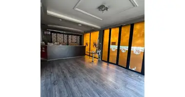 Gewerbefläche 120 m² in Tirana, Albanien
