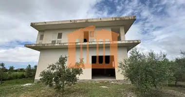 Casa en Bashkia Durres, Albania
