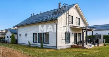 5 bedroom house in Jarvenpaa, Finland