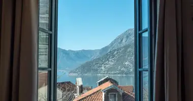 Hotel 320 m² w Skaljari, Czarnogóra
