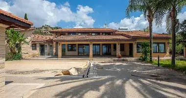 Maison 5 chambres dans Demos Agiou Athanasiou, Chypre