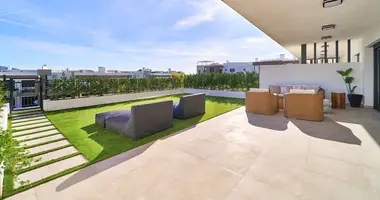 2 bedroom apartment in Estepona, Spain