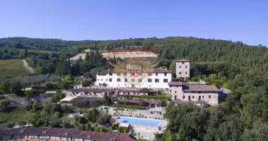 Nieruchomości komercyjne 6 000 m² w Florencja, Włochy