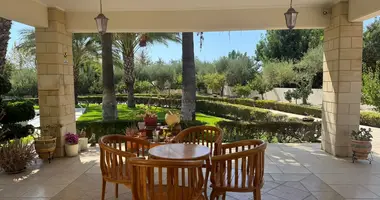 Villa 4 bedrooms in Pyrgos Lemesou, Cyprus