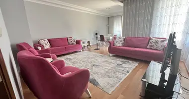 Mieszkanie 4 pokoi w Konyaalti, Turcja