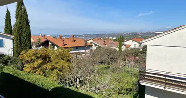 Apartamento 4 habitaciones en Koper, Eslovenia