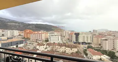 Apartamento 4 habitaciones en Budva, Montenegro