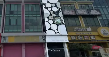 Дом 5 комнат в Такмау, Камбоджа