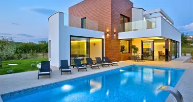 5 bedroom house in Grad Porec, Croatia