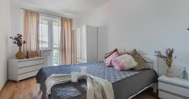 Mieszkanie 3 pokoi w Warszawa, Polska