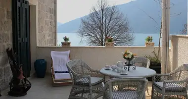 Casa 10 habitaciones en Strp, Montenegro