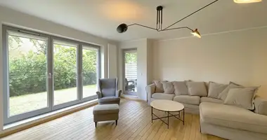 Commercial property 61 m² in Warsaw, Poland