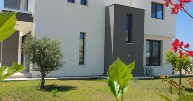 Mieszkanie 3 pokoi w Chloraka, Cypr