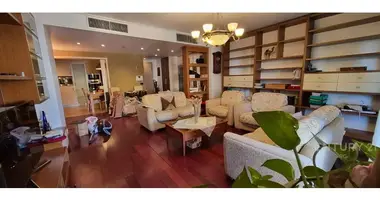 3 bedroom apartment in Tirana Municipality, Albania