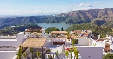 3 bedroom apartment in Benahavis, Spain