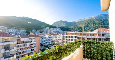 Квартира 4 спальни в Будва, Черногория