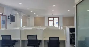 Oficina 432 m² en Demos Agiou Athanasiou, Chipre