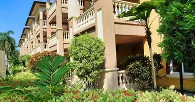 Condo in West Bay, Honduras