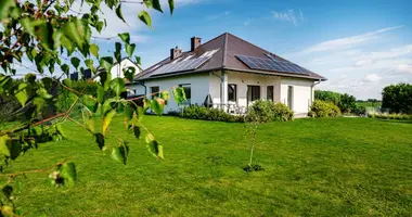 Dom w Mrowino, Polska