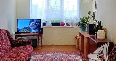 2 room apartment in Bielaviezski, Belarus
