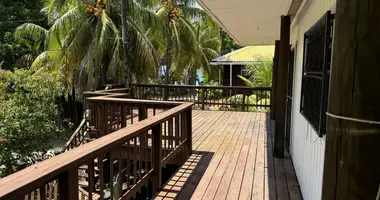 Dom 4 pokoi w Roatan, Honduras