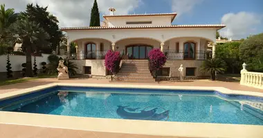 Villa 4 bedrooms in Denia, Spain