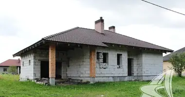 Casa en Kliejniki, Belarús