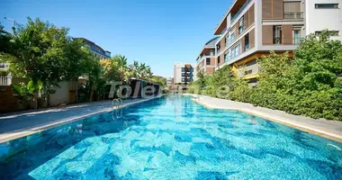 Duplex 4 bedrooms in Konyaalti, Turkey