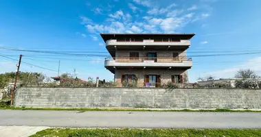 Casa en Novosele, Albania
