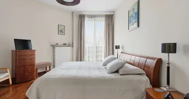 Квартира 3 комнаты в Варшава, Польша