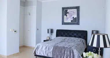 Villa 5 bedrooms in Urbanizacion Dona Pepa, Spain