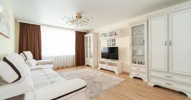 Apartamento 3 habitaciones en Minsk, Belarús