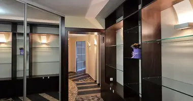 Apartamento 3 habitaciones en Minsk, Belarús
