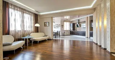Apartamento 5 habitaciones en Minsk, Belarús