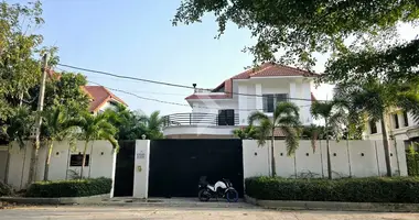 Willa w Sangkat Prek Kampeus, Kambodża