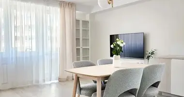Квартира 3 комнаты в Варшава, Польша