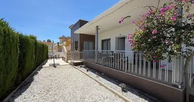 4 bedroom house in Urbanizacion Dona Pepa, Spain