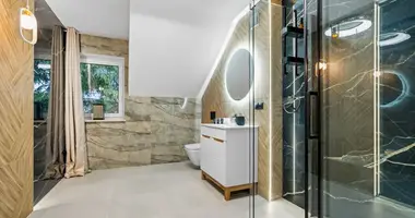 Квартира 4 комнаты в Варшава, Польша