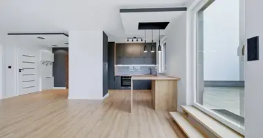 Квартира 2 комнаты в Варшава, Польша